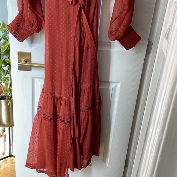 Wrap dress with embroidered detail - Picture 2 of 5